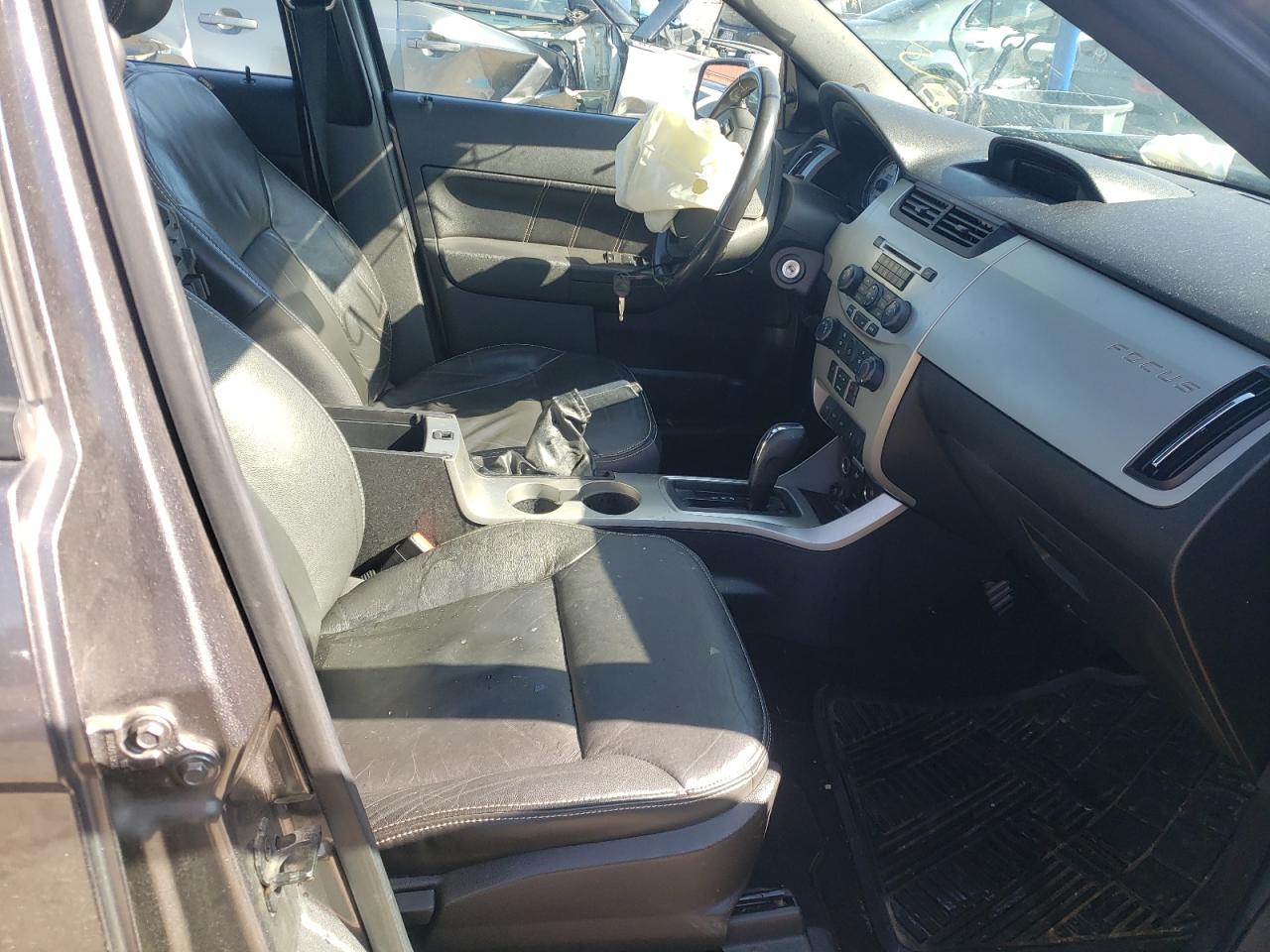 Photo 5 from auction – 2011 FORD FOCUS SEL with VIN 1FAHP3HN4BW194716