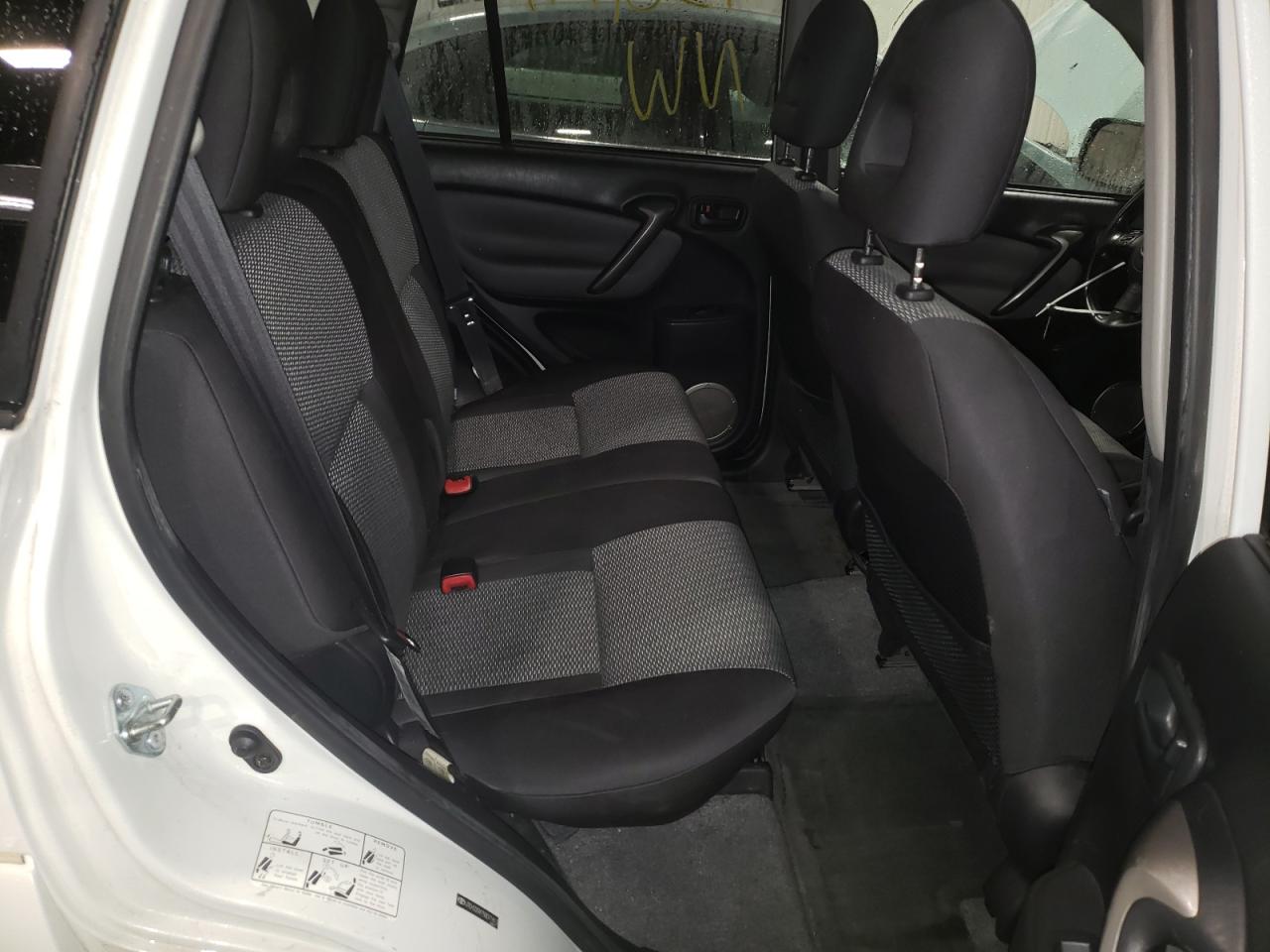 Photo 6 from auction – 2005 TOYOTA RAV4 with VIN JTEHD20V750071813