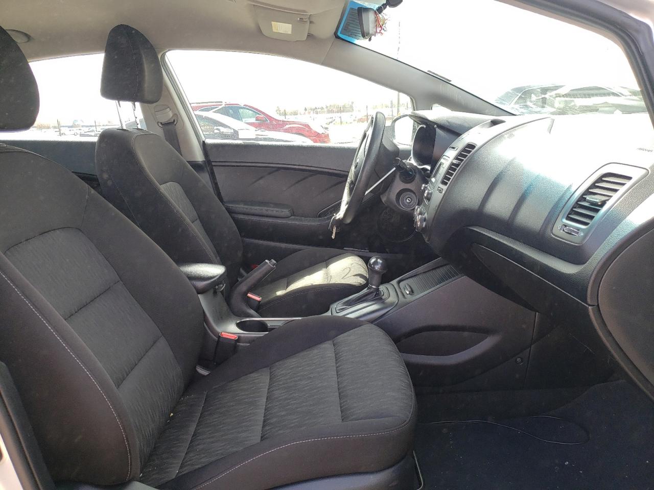 Photo 5 from auction – 2014 KIA FORTE LX with VIN KNAFK4A60E5186998