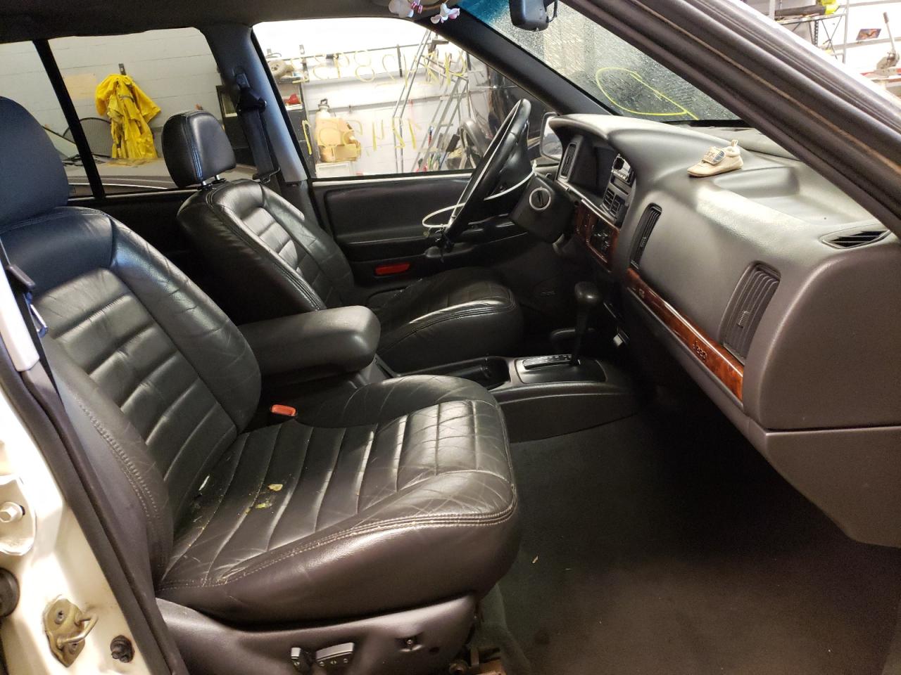 Photo 5 from auction – 1997 JEEP GRAND CHER with VIN 1J4GZ58S3VC607016