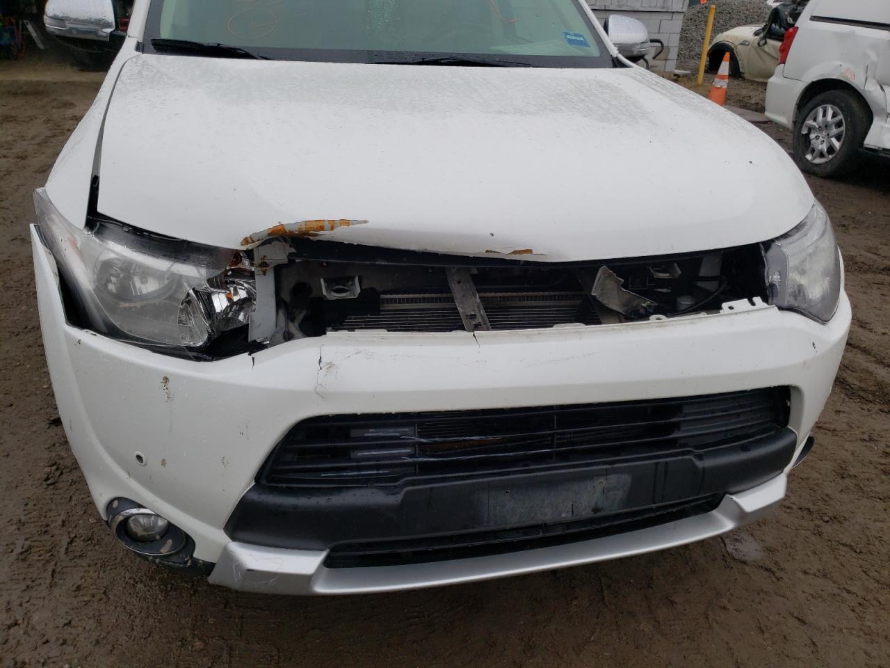 Photo 9 from auction – 2015 MITSUBISHI OUTLANDER with VIN JA4AZ3A3XFZ012529
