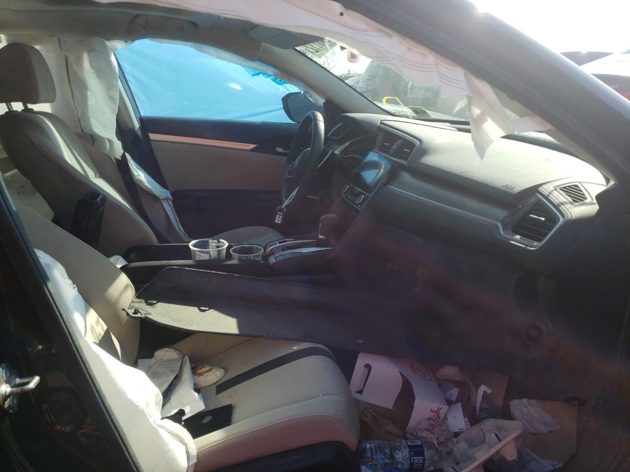 Photo 6 from auction – 2017 HONDA CIVIC EX with VIN 2HGFC2F78HH530677
