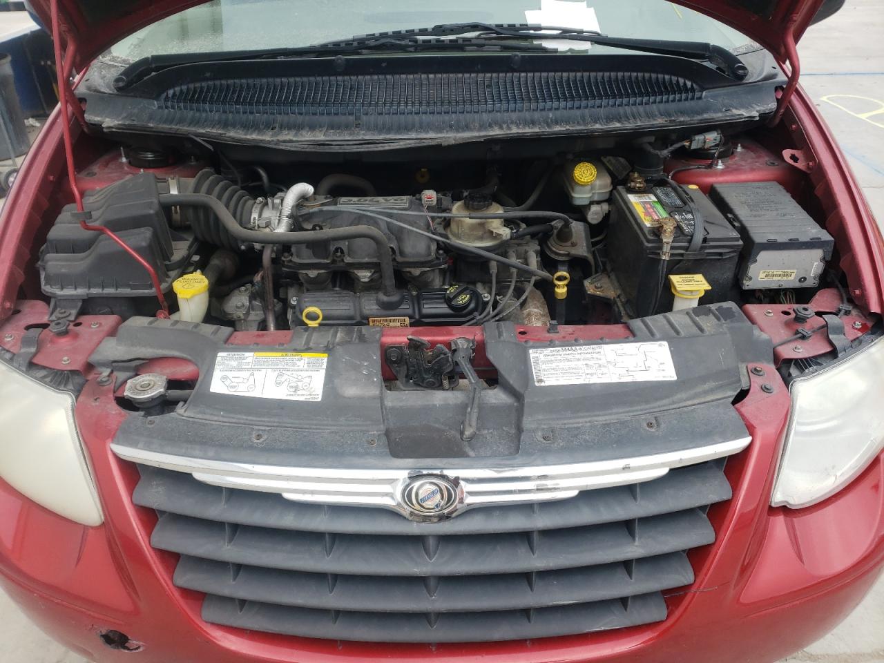 Photo 7 from auction – 2005 CHRYSLER TOWN & COU with VIN 2C4GP54L25R600897