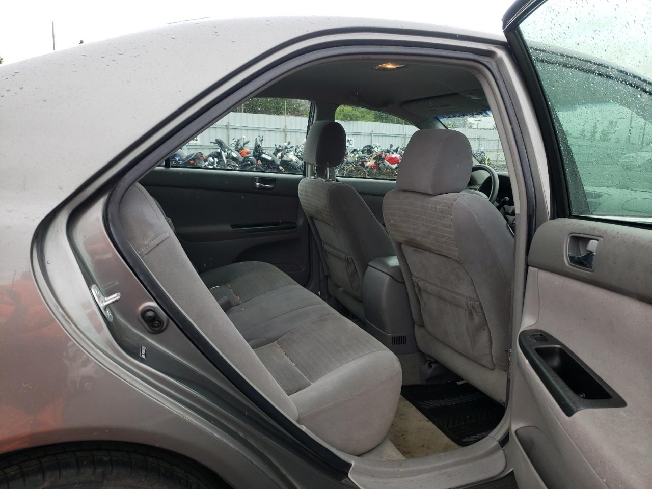 Photo 6 from auction – 2006 TOYOTA CAMRY LE with VIN 4T1BF30K86U635913