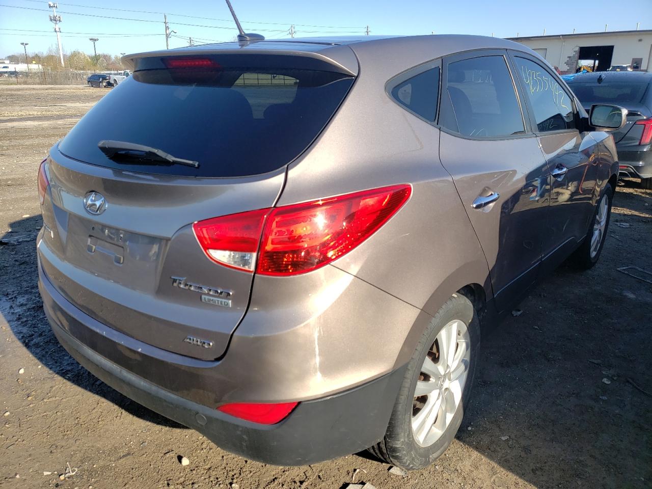 Photo 4 from auction – 2012 HYUNDAI TUCSON GLS with VIN KM8JUCAC4CU466820