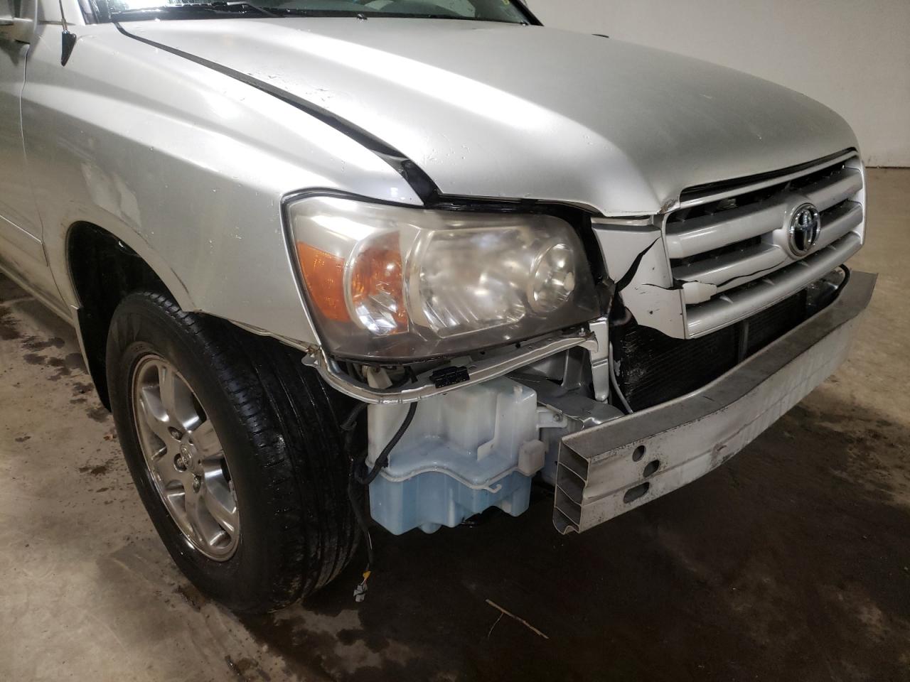 Photo 9 from auction – 2004 TOYOTA HIGHLANDER with VIN JTEEP21A340036805