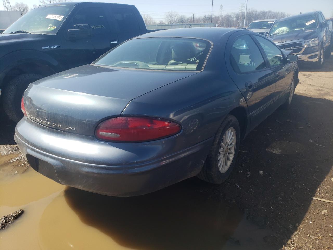 Photo 4 from auction – 2001 CHRYSLER CONCORDE with VIN 2C3HD36J51H718489