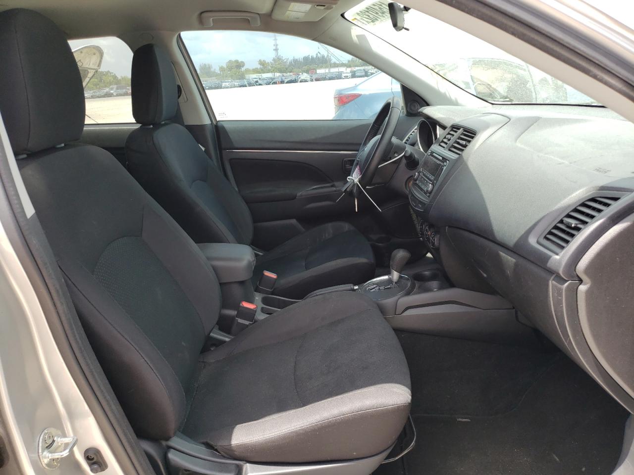 Photo 5 from auction – 2015 MITSUBISHI OUTLANDER with VIN 4A4AP3AW1FE055615