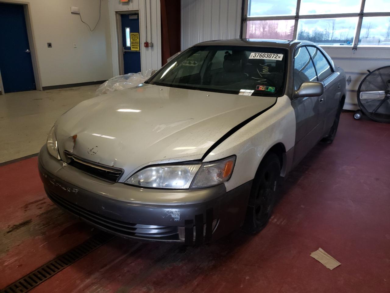 Photo 2 from auction – 1998 LEXUS ES 300 with VIN JT8BF28G0W0085966