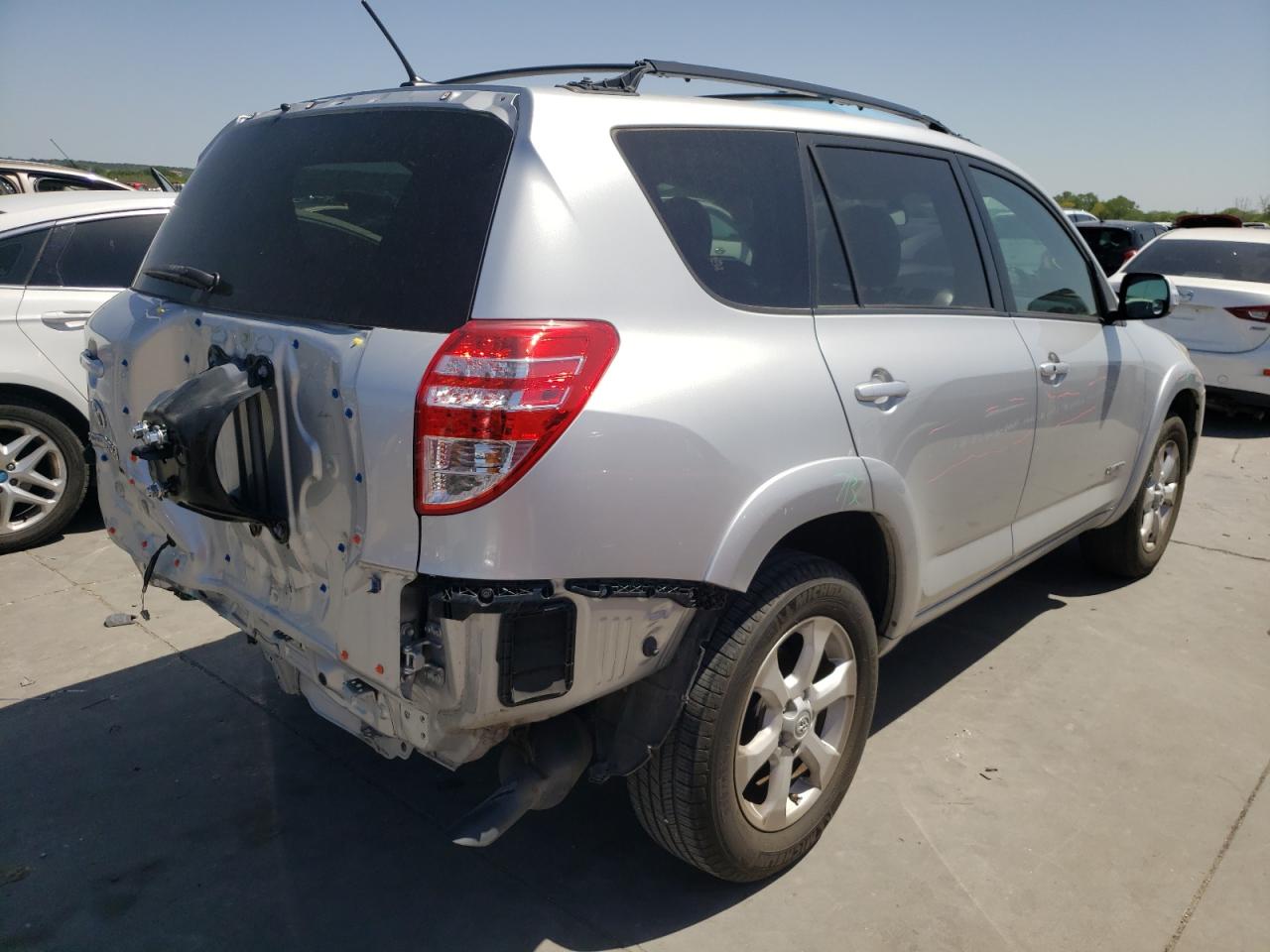 Photo 4 from auction – 2010 TOYOTA RAV4 LIMIT with VIN JTMYF4DV6A5014388