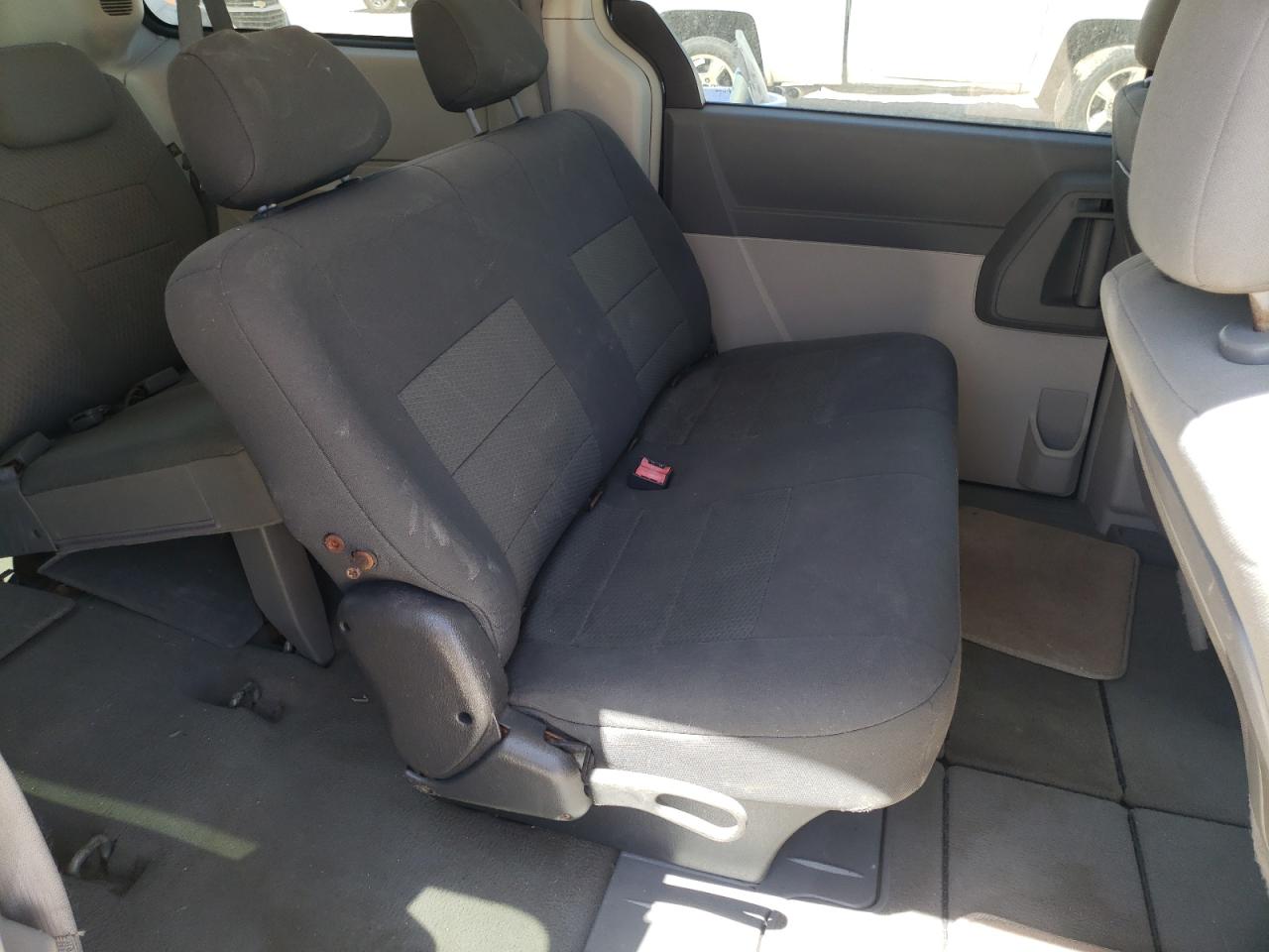 Photo 6 from auction – 2008 CHRYSLER TOWN & COU with VIN 2A8HR44H38R617872