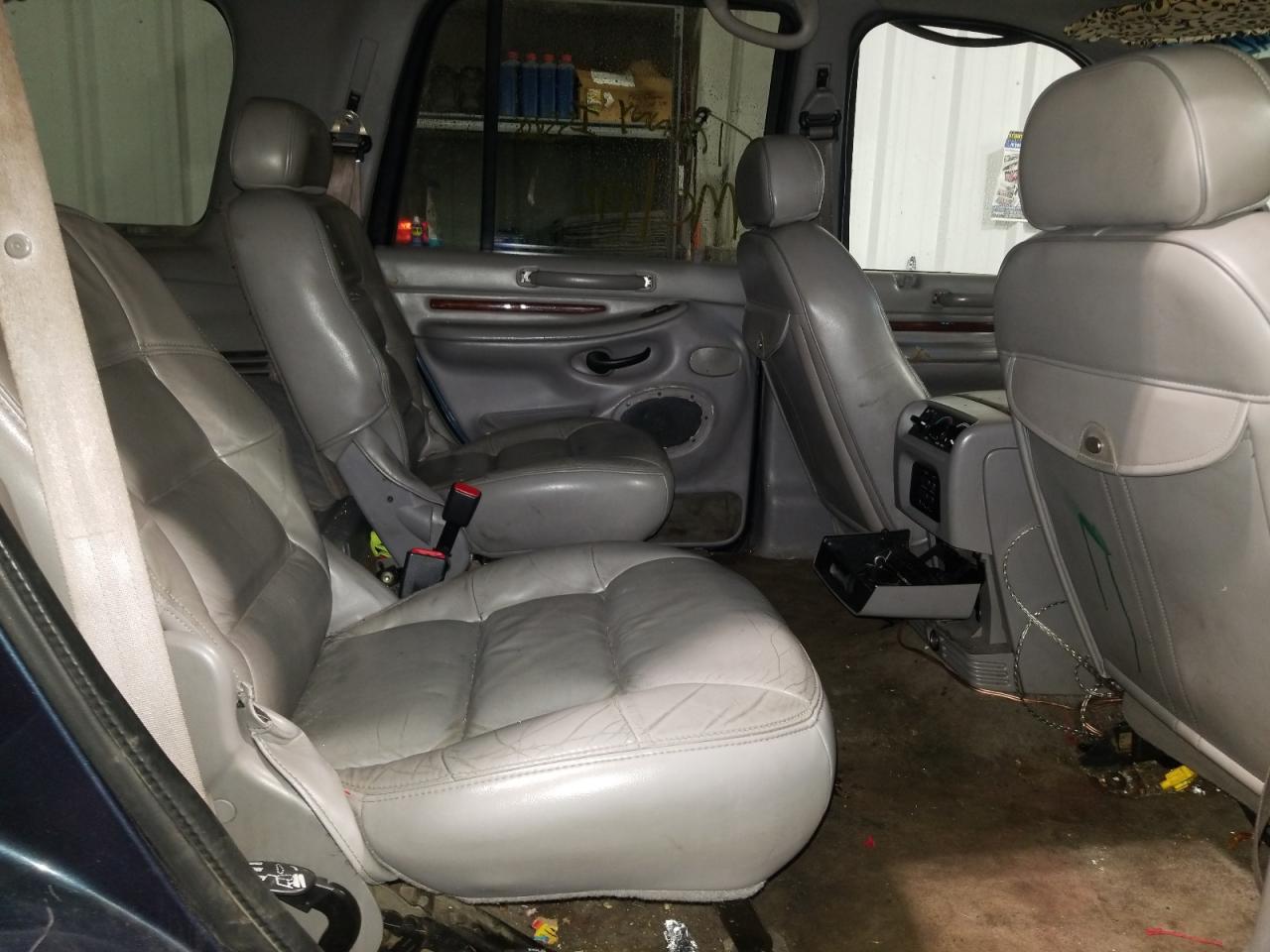 Photo 6 from auction – 2000 LINCOLN NAVIGATOR with VIN 5LMPU28A6YLJ12252