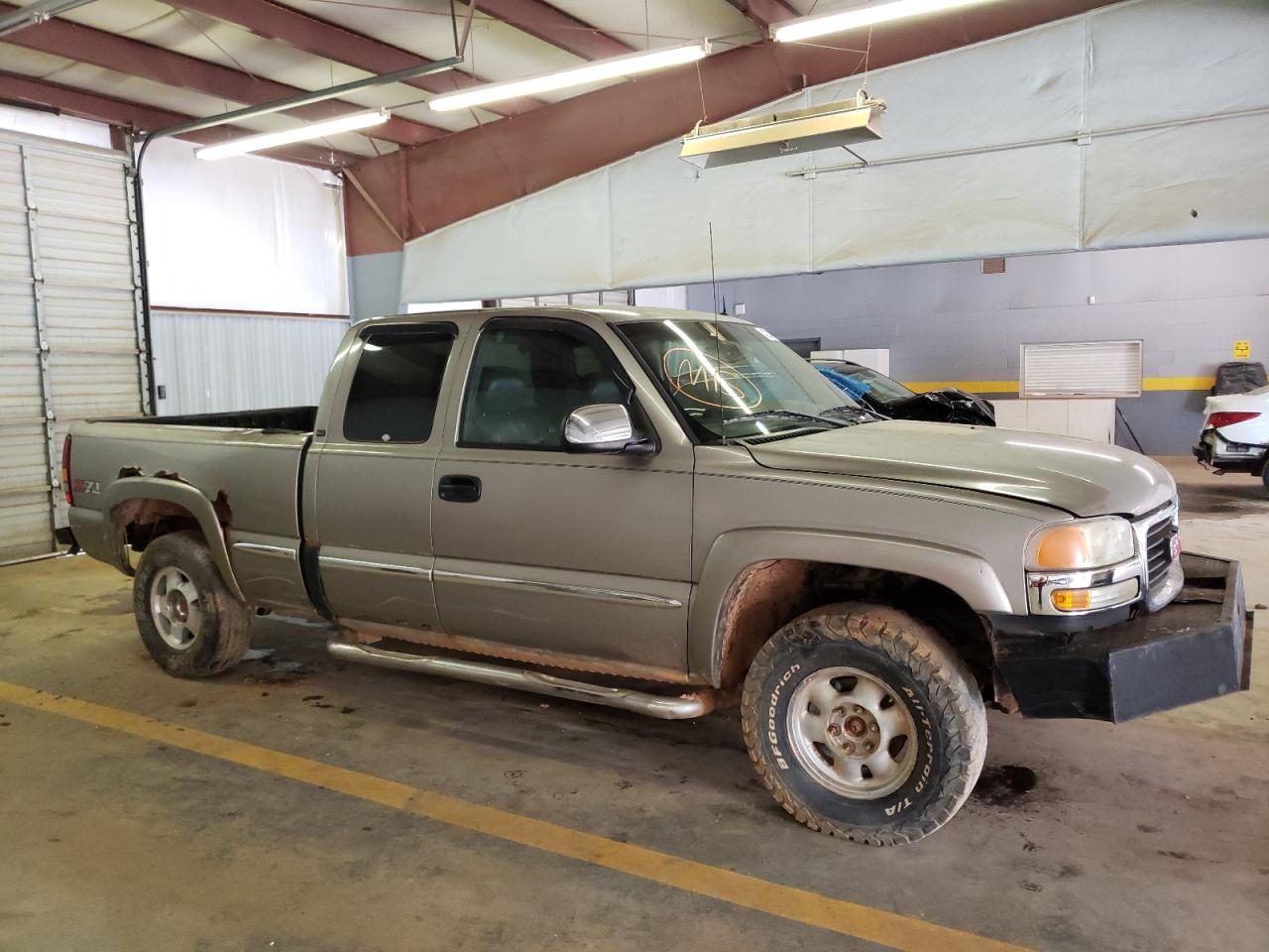 Photo 10 from auction – 2002 GMC NEW SIERRA with VIN 1GTEK19T02E171260
