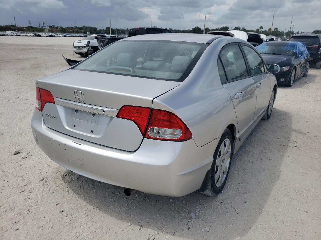 Photo 4 from auction – 2009 HONDA CIVIC LX with VIN 2HGFA16549H333313