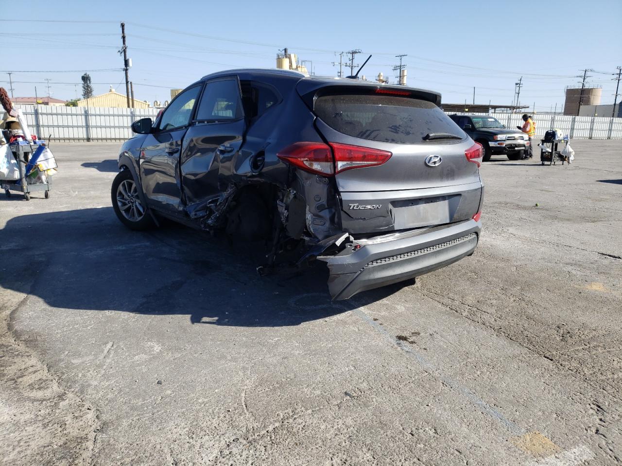 Photo 3 from auction – 2016 HYUNDAI TUCSON LIM with VIN KM8J33A40GU141826