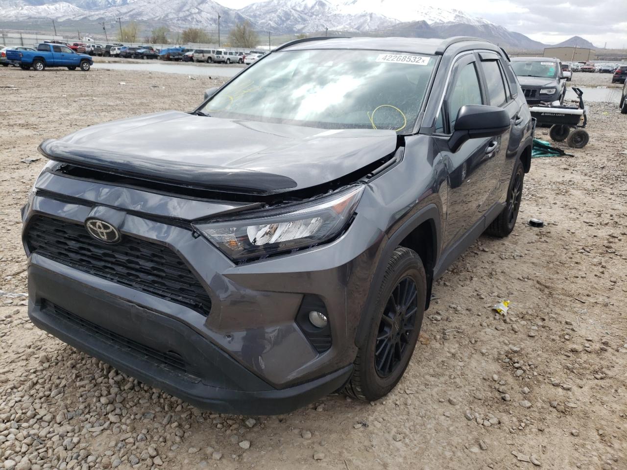 Photo 2 from auction – 2021 TOYOTA RAV4 LE with VIN 2T3F1RFV4MC239052