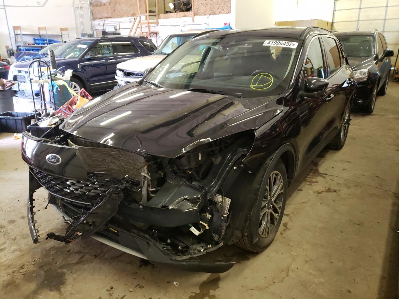 Photo 2 from auction – 2020 FORD ESCAPE SEL with VIN 1FMCU9H66LUB09814