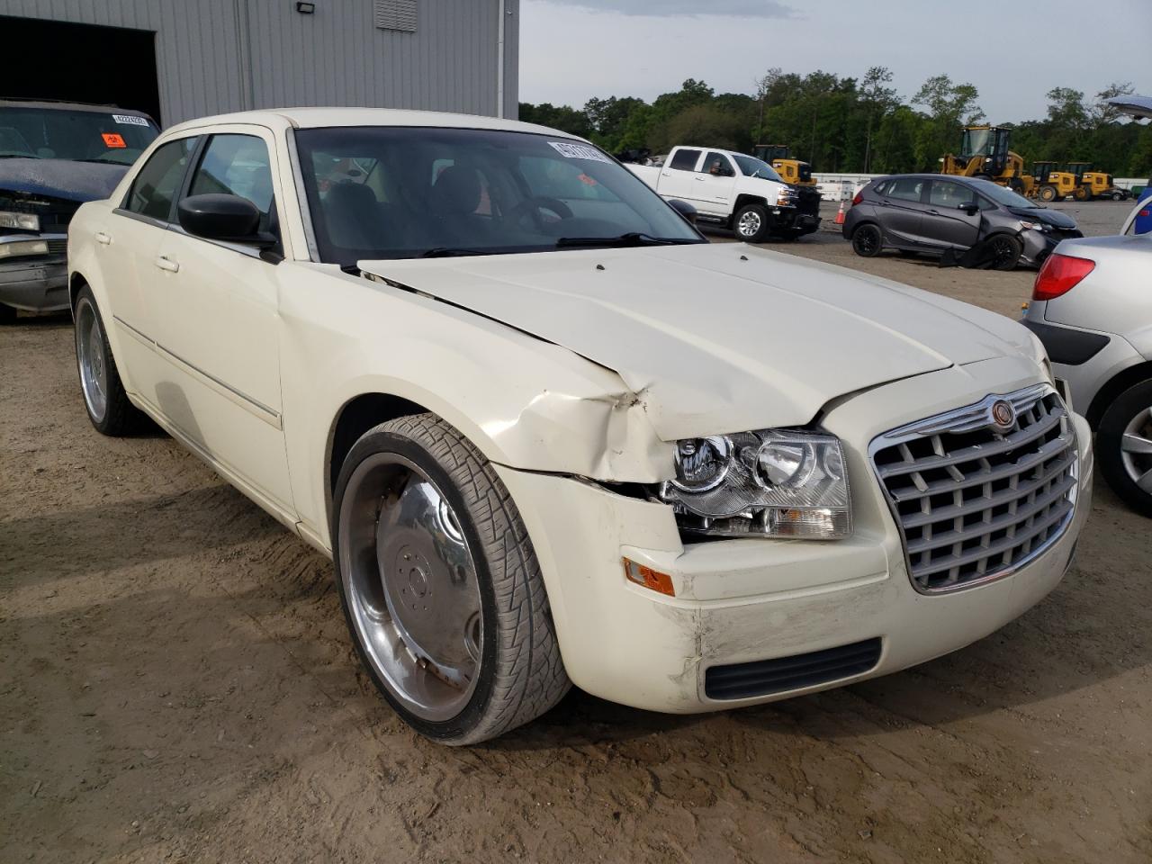 CHRYSLER 300 2007 with VIN 2C3KA43R27H664866 - Photo from auction
