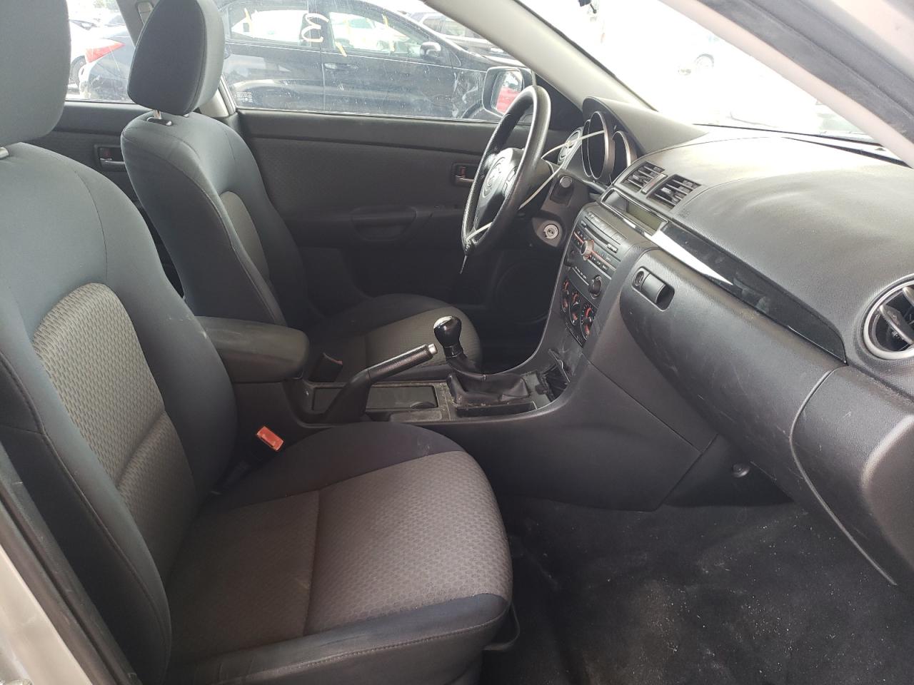 Photo 5 from auction – 2005 MAZDA 3 I with VIN JM1BK12FX51343586