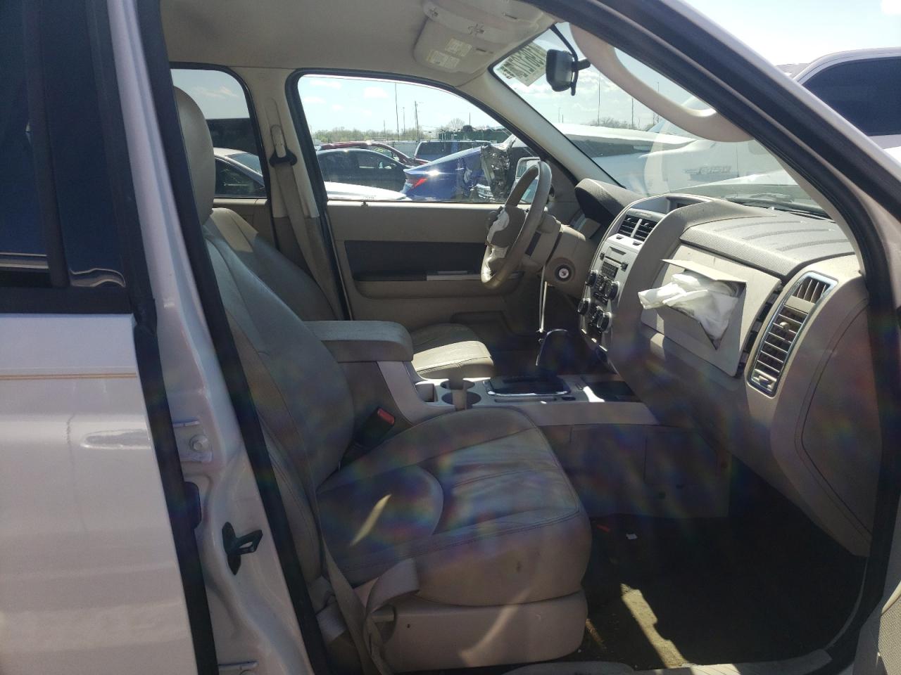 Photo 5 from auction – 2011 MERCURY MARINER PR with VIN 4M2CN9HG8BKJ08050