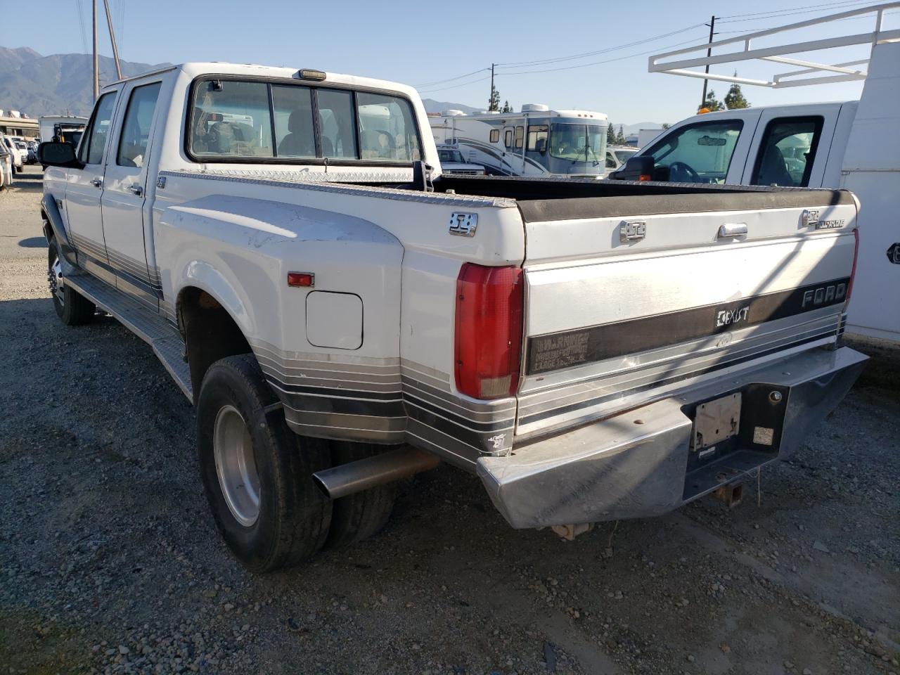Photo 3 from auction – 1993 FORD F350 with VIN 2FTJW36GXPCA50514