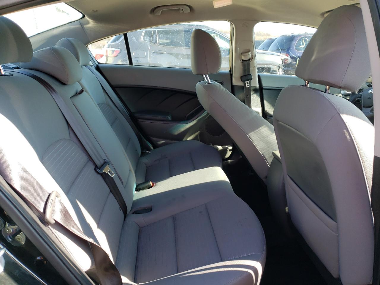 Photo 6 from auction – 2017 KIA FORTE LX with VIN 3KPFL4A7XHE093617