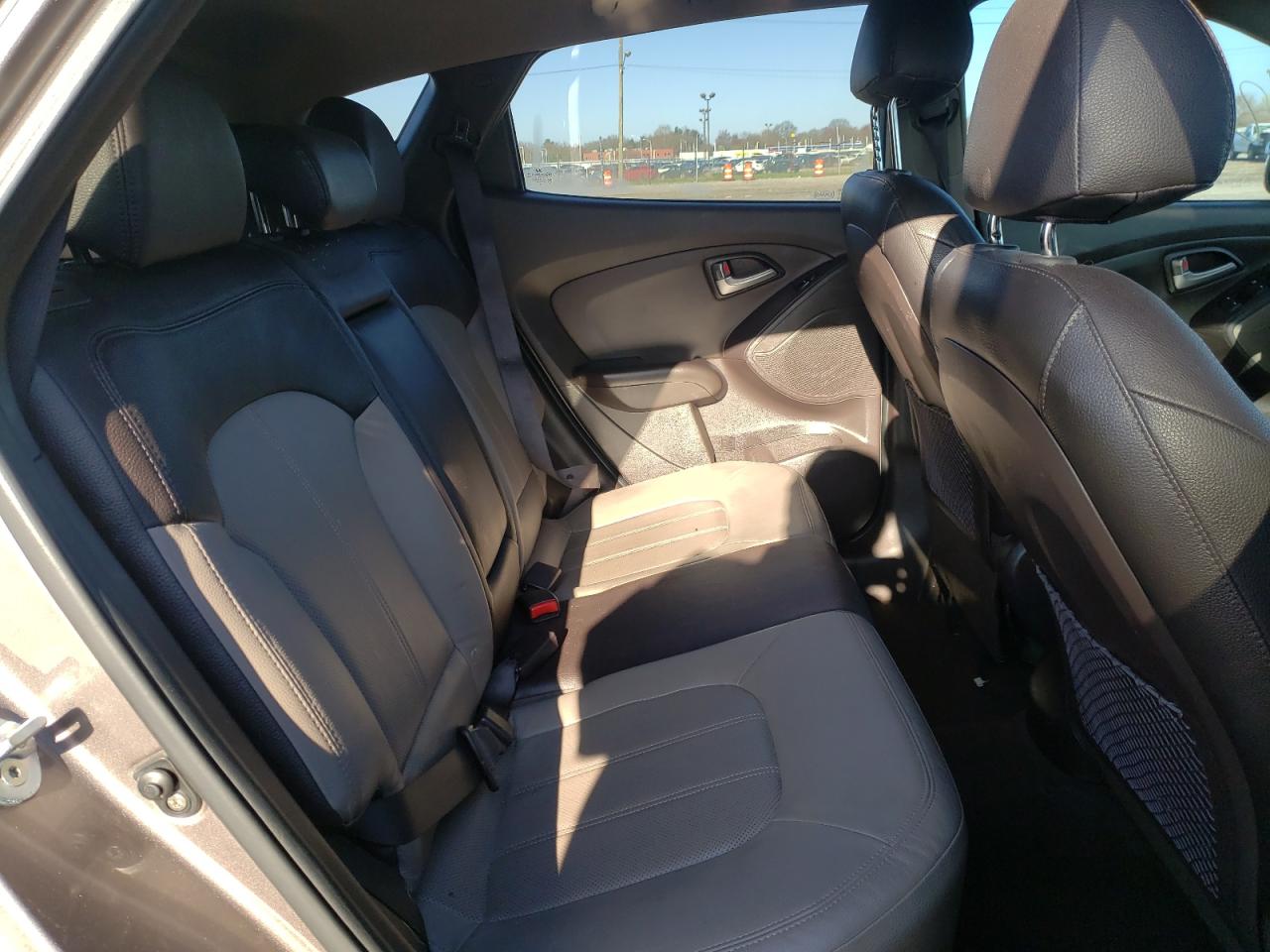 Photo 6 from auction – 2012 HYUNDAI TUCSON GLS with VIN KM8JUCAC4CU466820