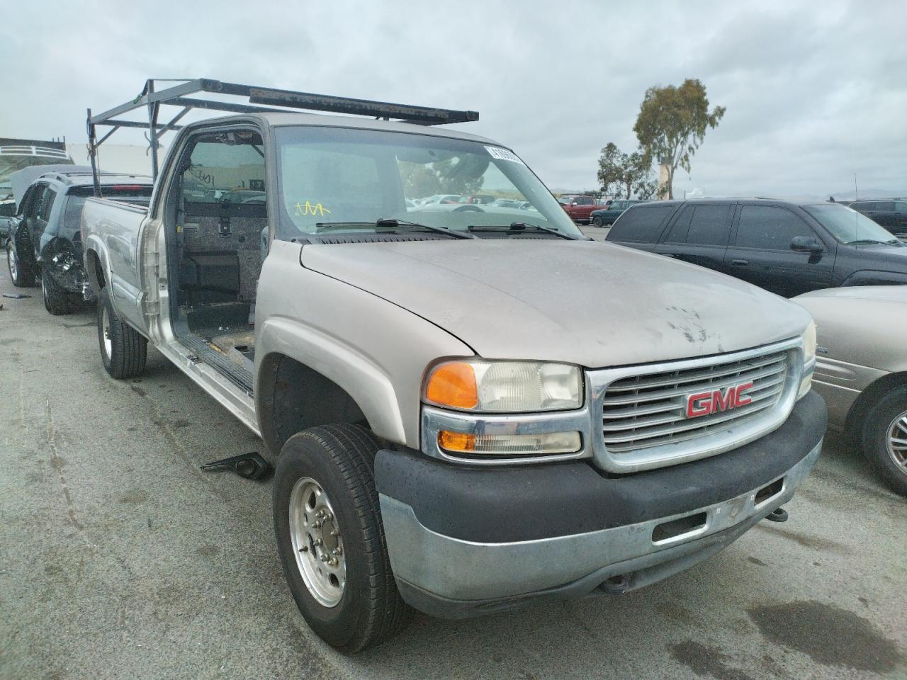 GMC SIERRA K25 2002 with VIN 1GTHK29U32E240132 - Photo from auction