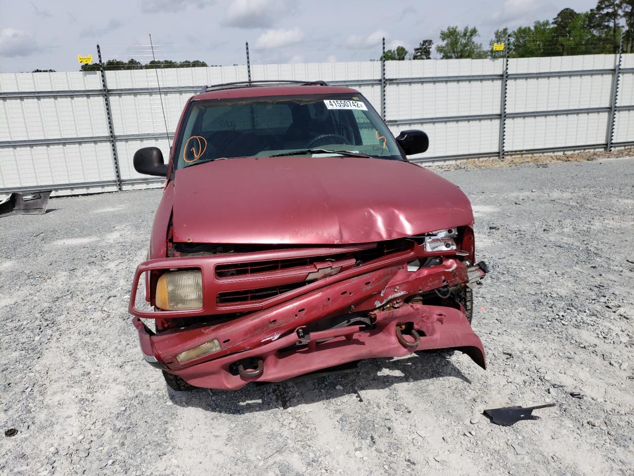 Photo 9 from auction – 1997 CHEVROLET BLAZER with VIN 1GNDT13W1V2112856