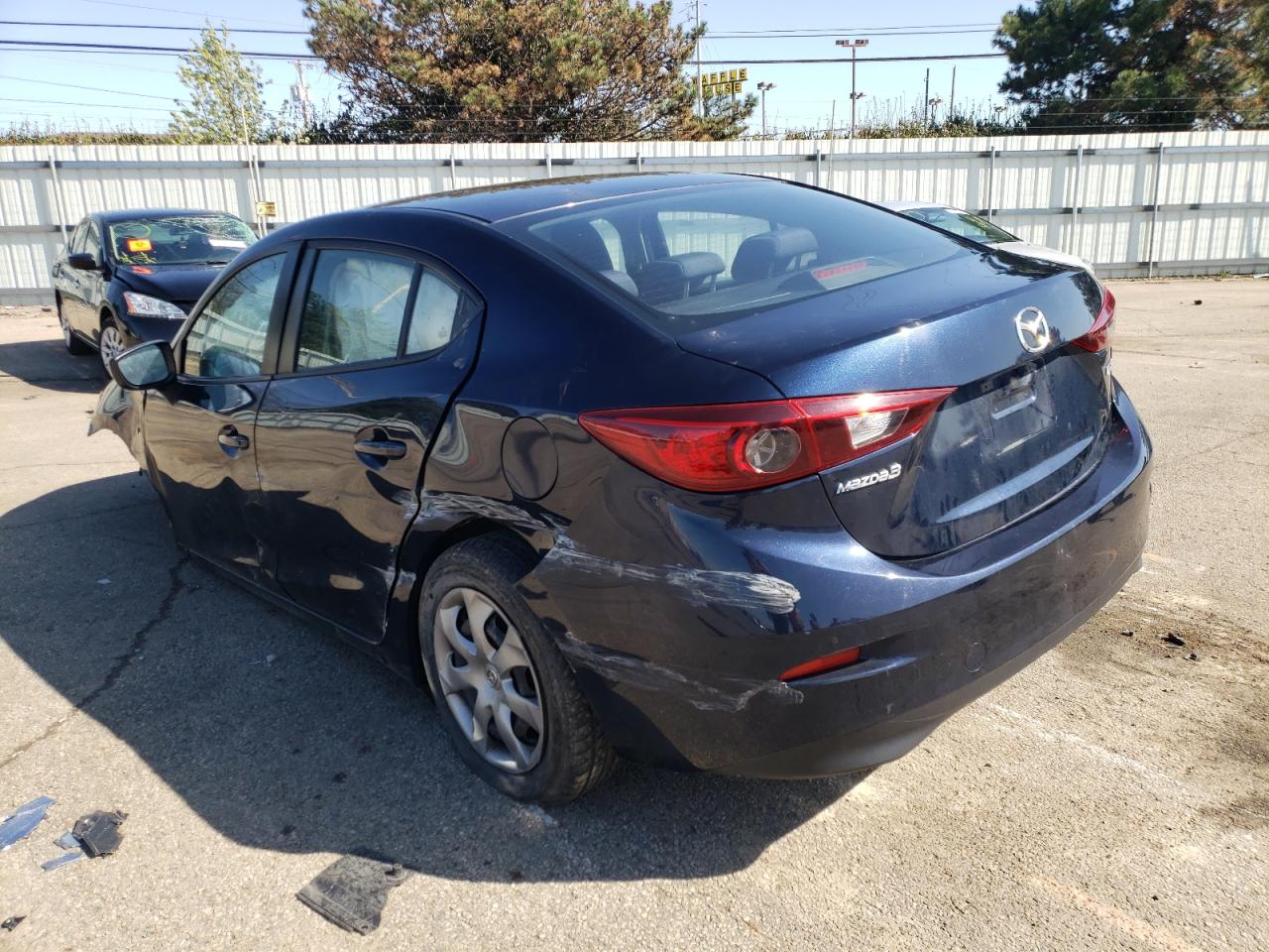 Photo 3 from auction – 2014 MAZDA 3 SPORT with VIN JM1BM1U73E1150356