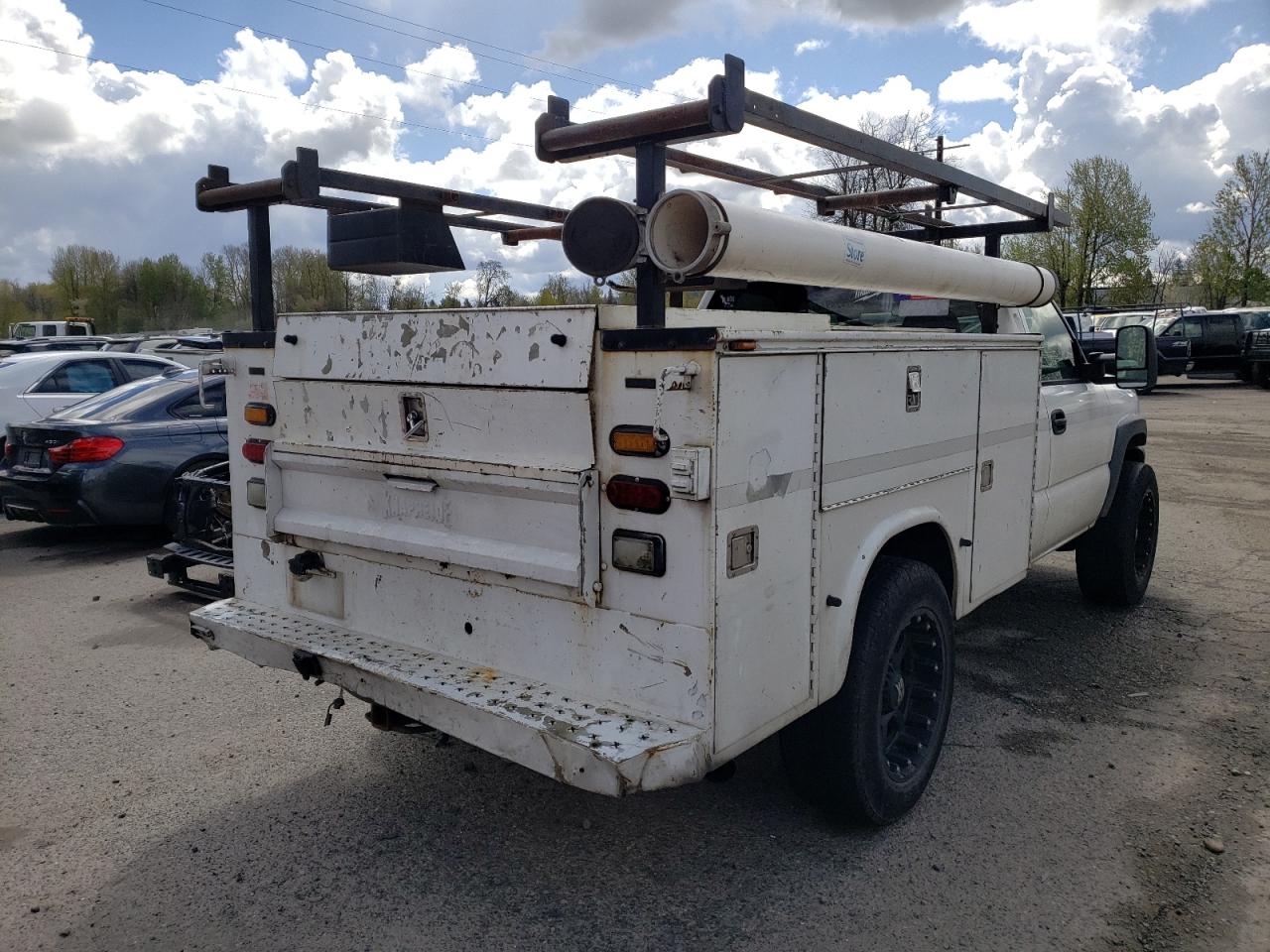 Photo 4 from auction – 2004 CHEVROLET SILVERADO with VIN 1GBHC24294E272819