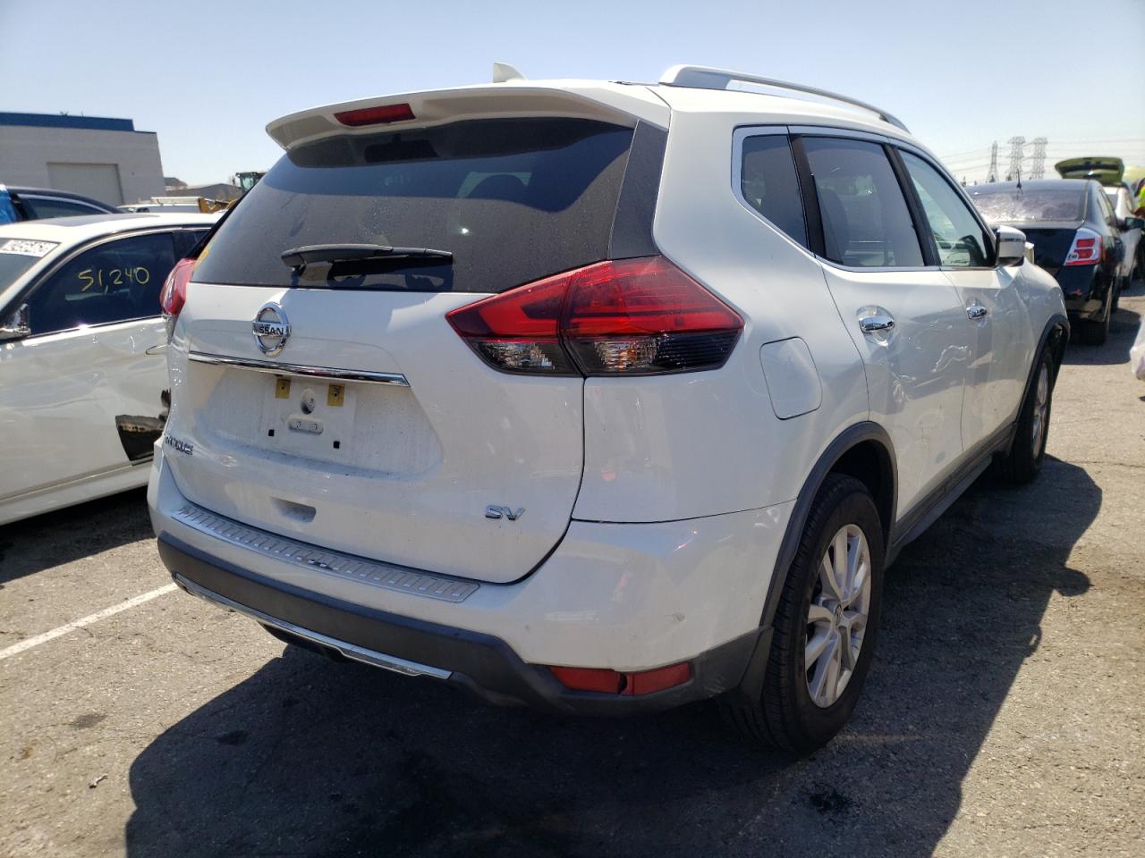Photo 4 from auction – 2017 NISSAN ROGUE S with VIN KNMAT2MT7HP591426