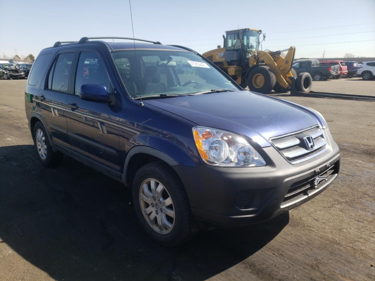 HONDA CR-V EX 2005 with VIN JHLRD78885C041015 - Photo from auction