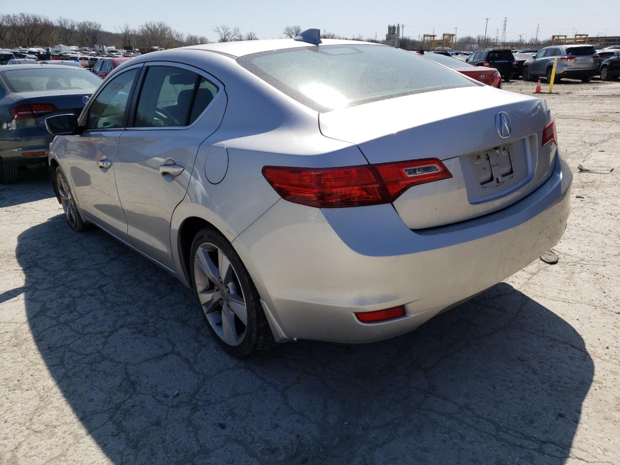 Photo 3 from auction – 2013 ACURA ILX 20 PRE with VIN 19VDE1F57DE018190
