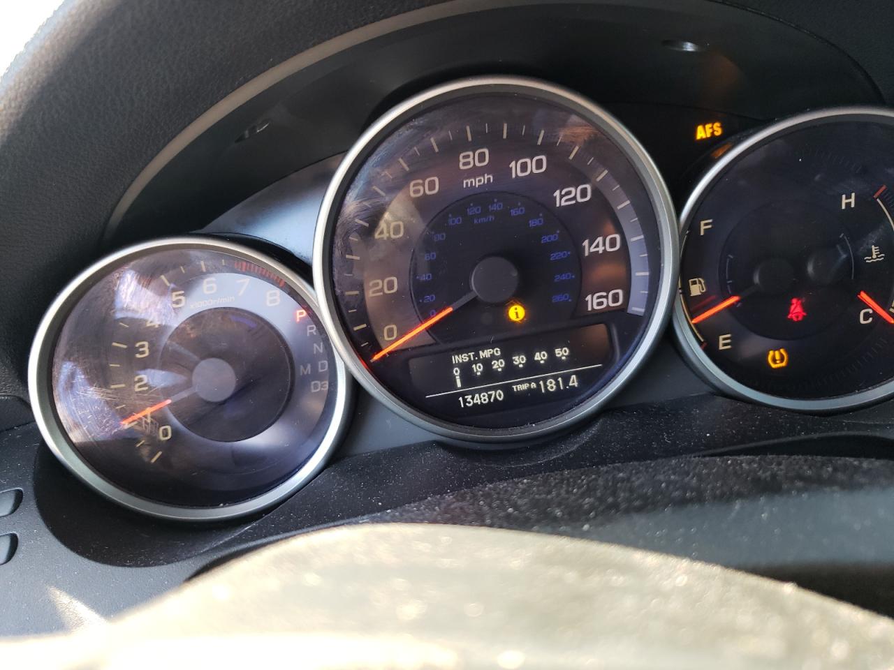 Photo 8 from auction – 2005 ACURA RL with VIN JH4KB16575C012601