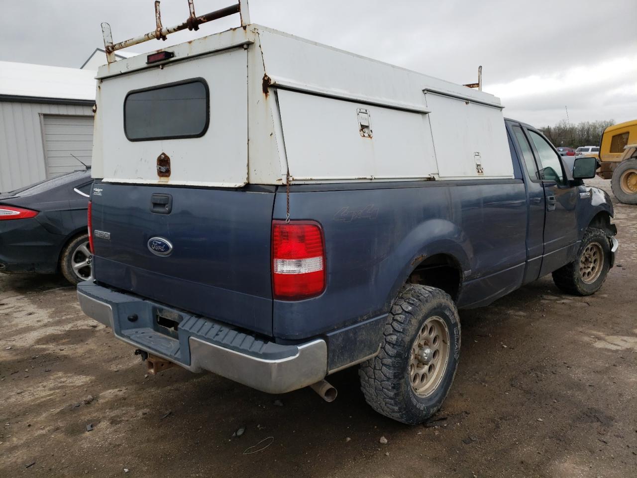Photo 4 from auction – 2004 FORD F150 with VIN 1FTRF14W94NA09962