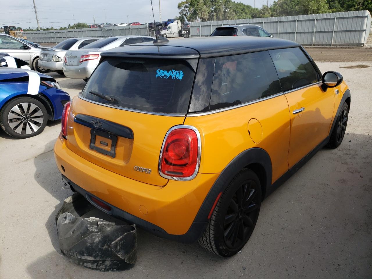 Photo 4 from auction – 2016 MINI COOPER with VIN WMWXP5C55G3B15412