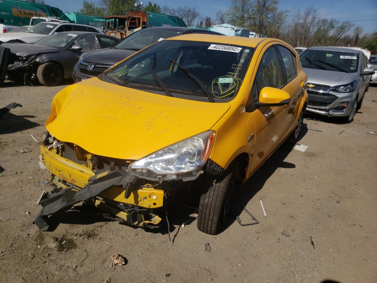 Photo 2 from auction – 2014 TOYOTA PRIUS C with VIN JTDKDTB39E1069972