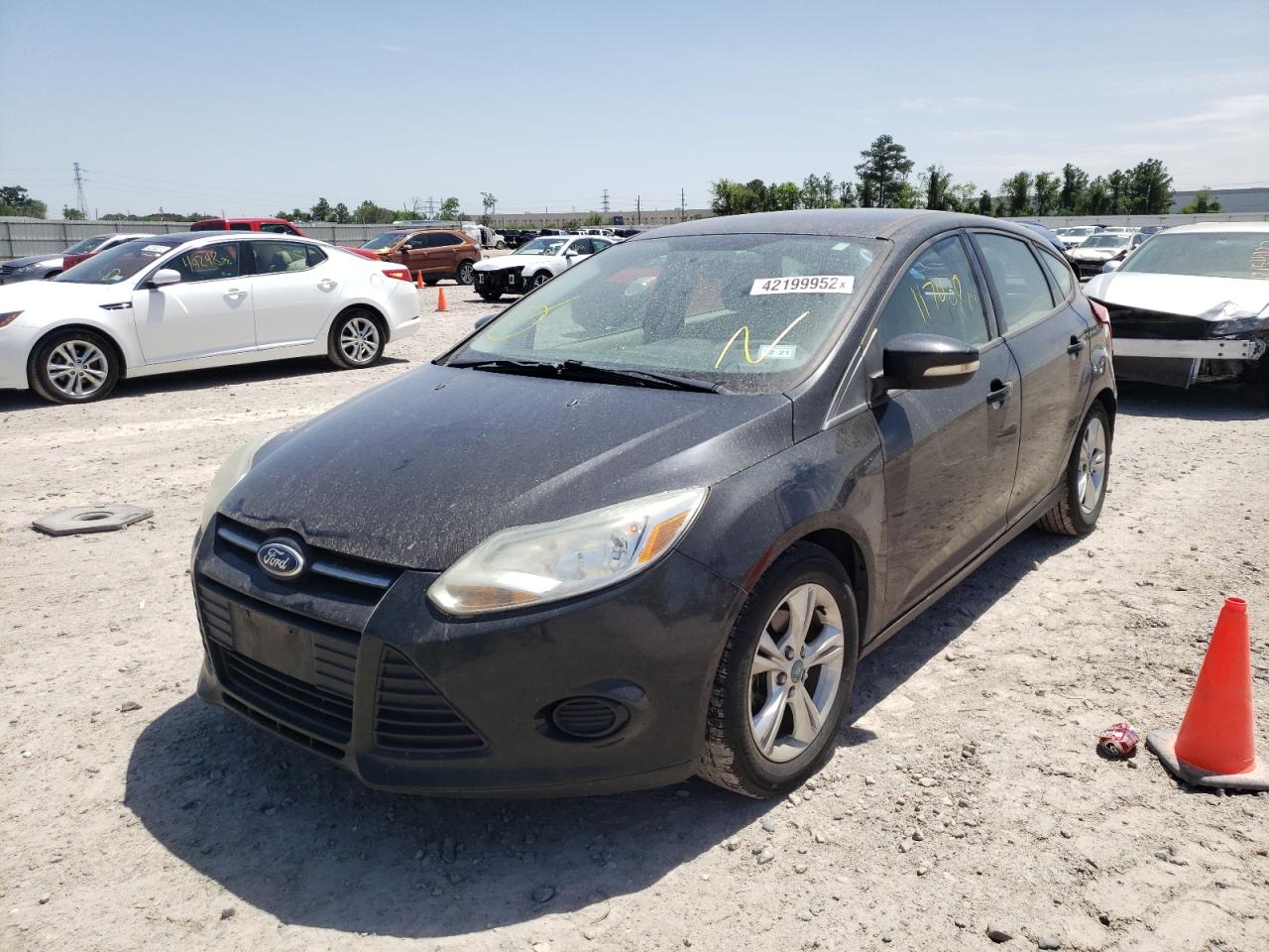 Photo 2 from auction – 2013 FORD FOCUS SE with VIN 1FADP3K29DL107037