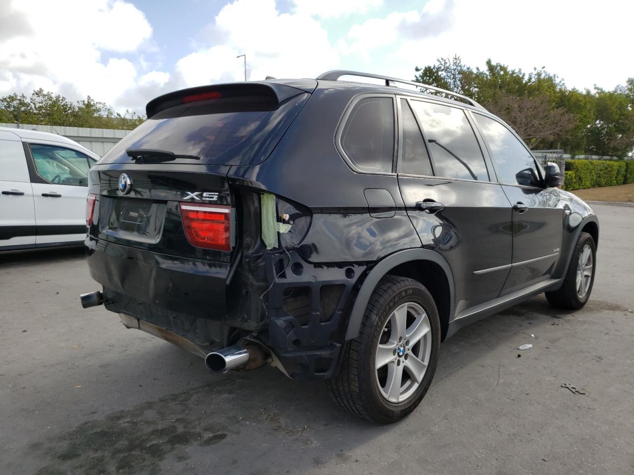 Photo 4 from auction – 2012 BMW X5 XDRIVE3 with VIN 5UXZV4C51CL988429