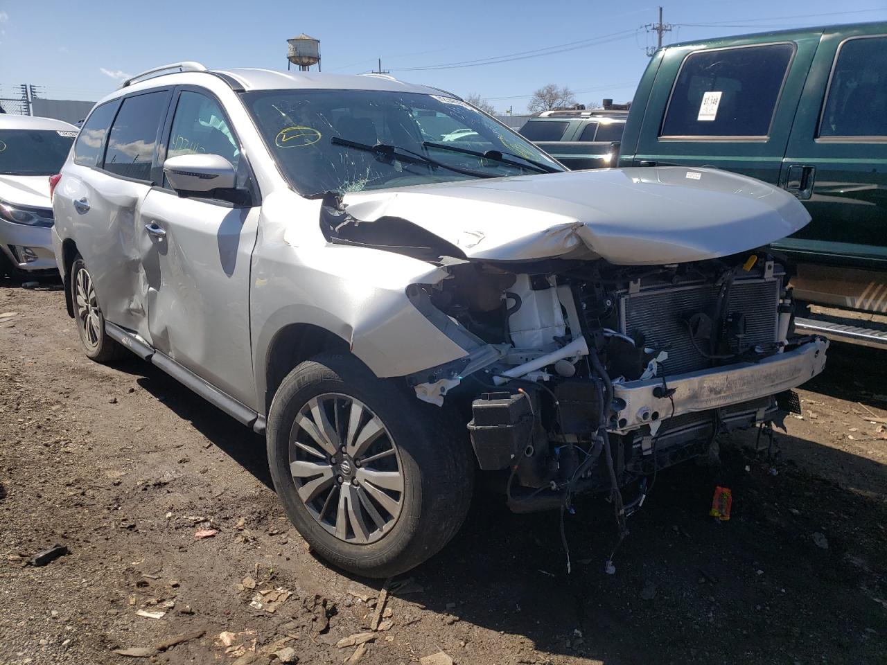 NISSAN PATHFINDER 2017 with VIN 5N1DR2MM3HC909307 - Photo from auction