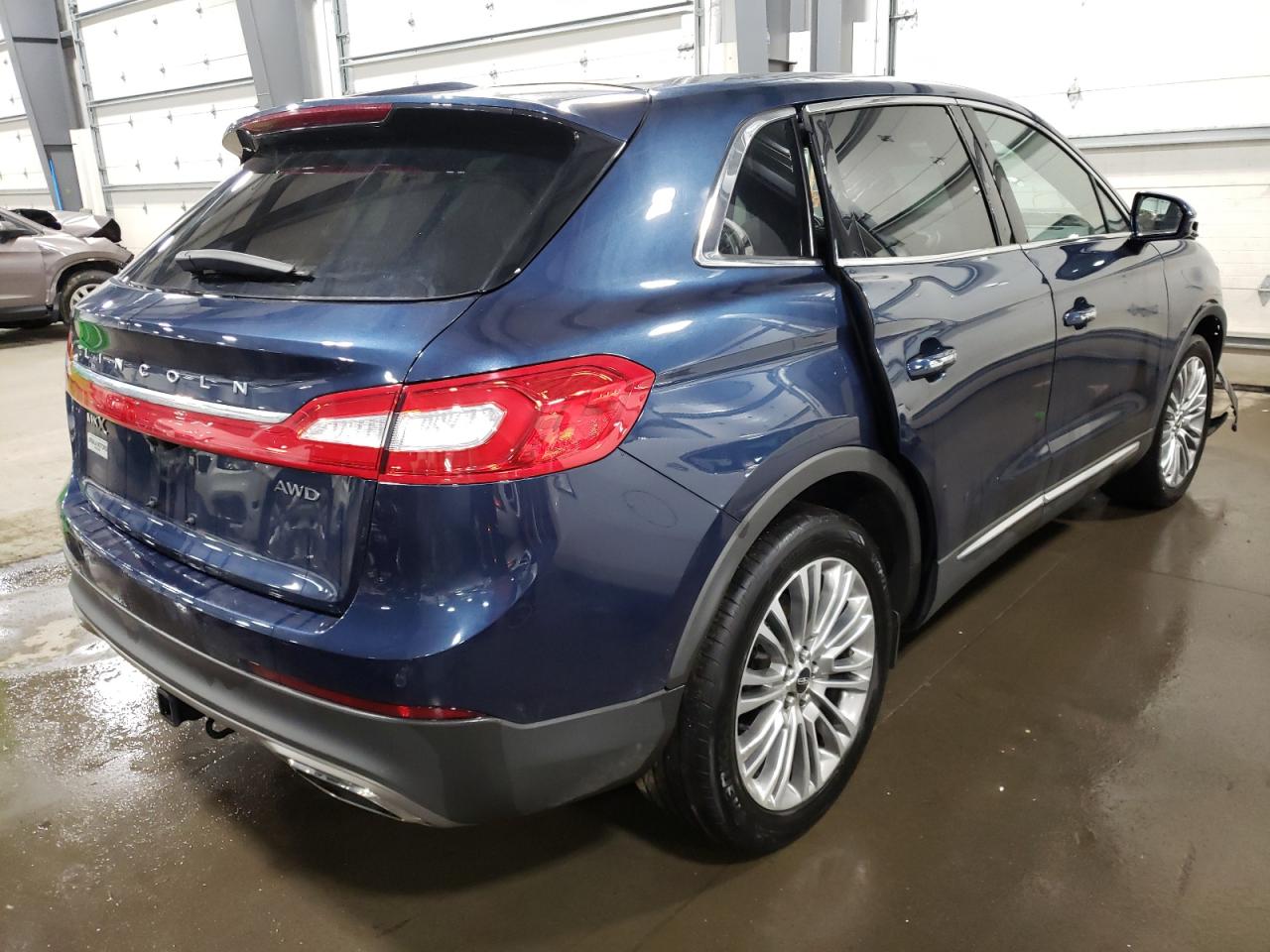 Photo 4 from auction – 2017 LINCOLN MKX RESERV with VIN 2LMPJ8LR5HBL22373