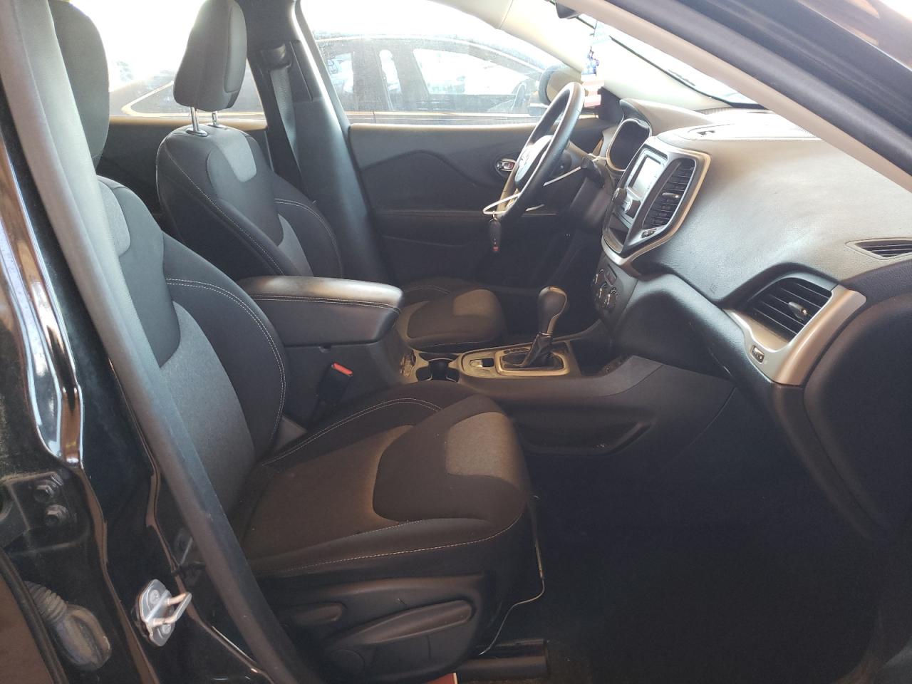 Photo 5 from auction – 2015 JEEP CHEROKEE S with VIN 1C4PJLAB4FW720906