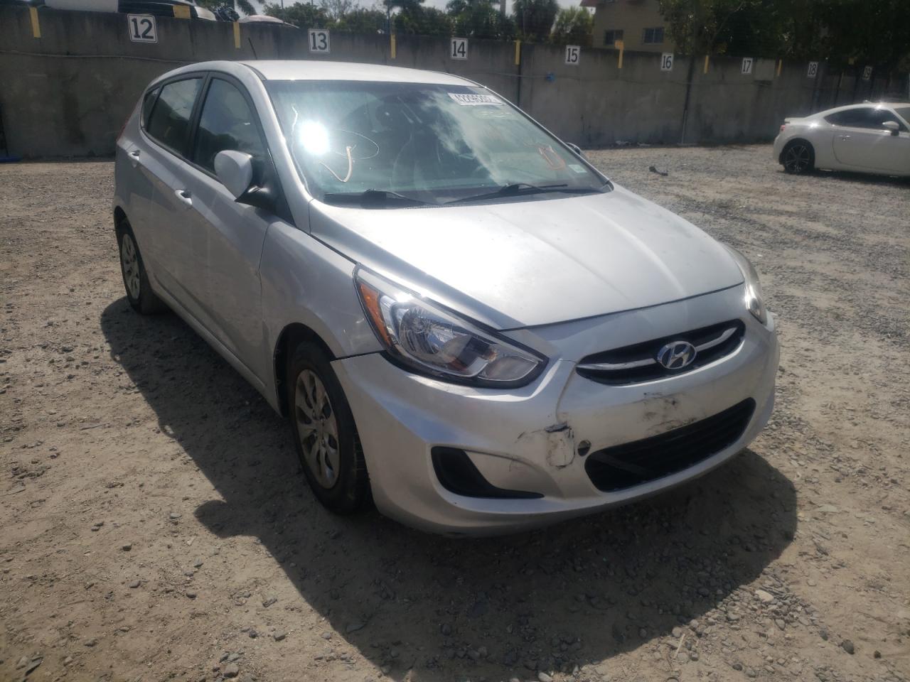 HYUNDAI ACCENT SE 2017 with VIN KMHCT5AE4HU350601 - Photo from auction
