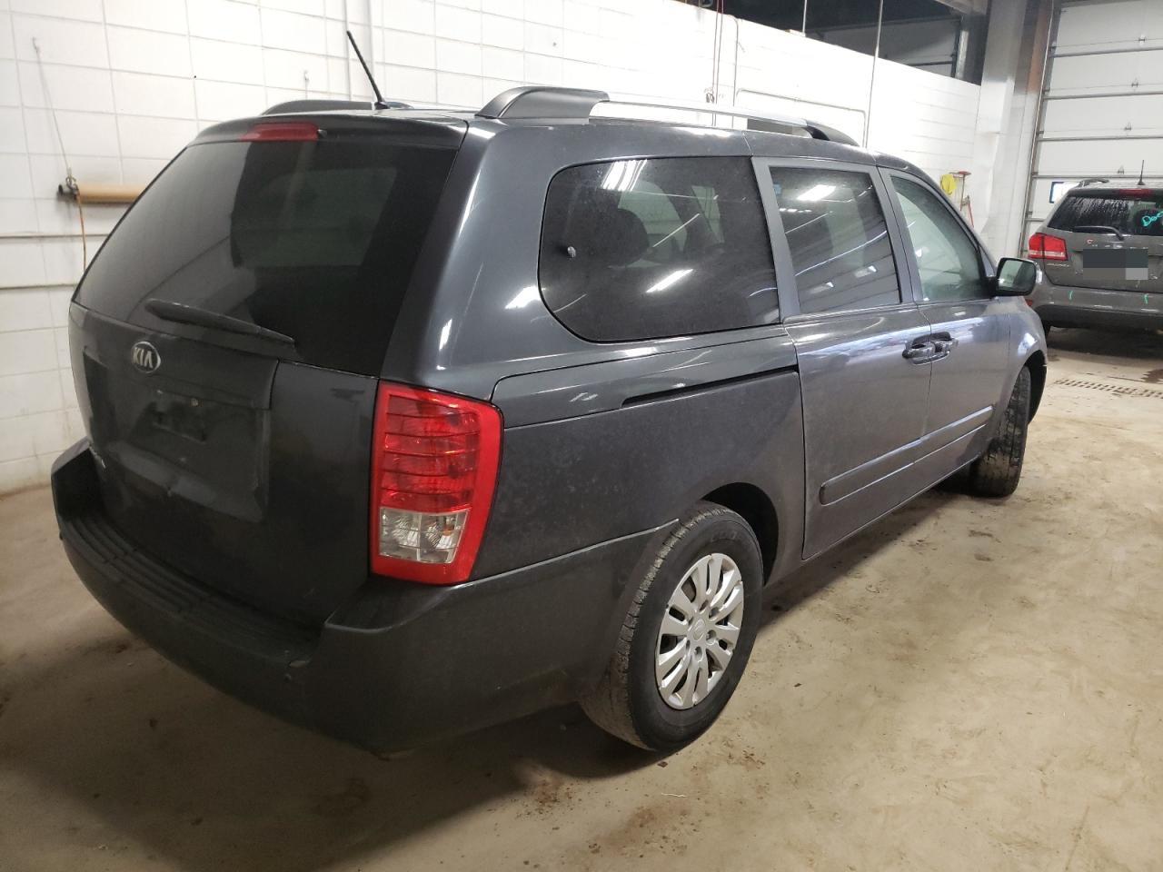 Photo 4 from auction – 2014 KIA SEDONA LX with VIN KNDMG4C76E6543077