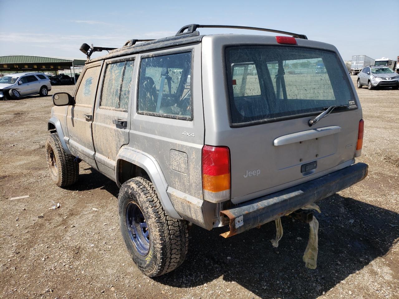 Photo 3 from auction – 2000 JEEP CHEROKEE C with VIN 1J4FF58S7YL232286