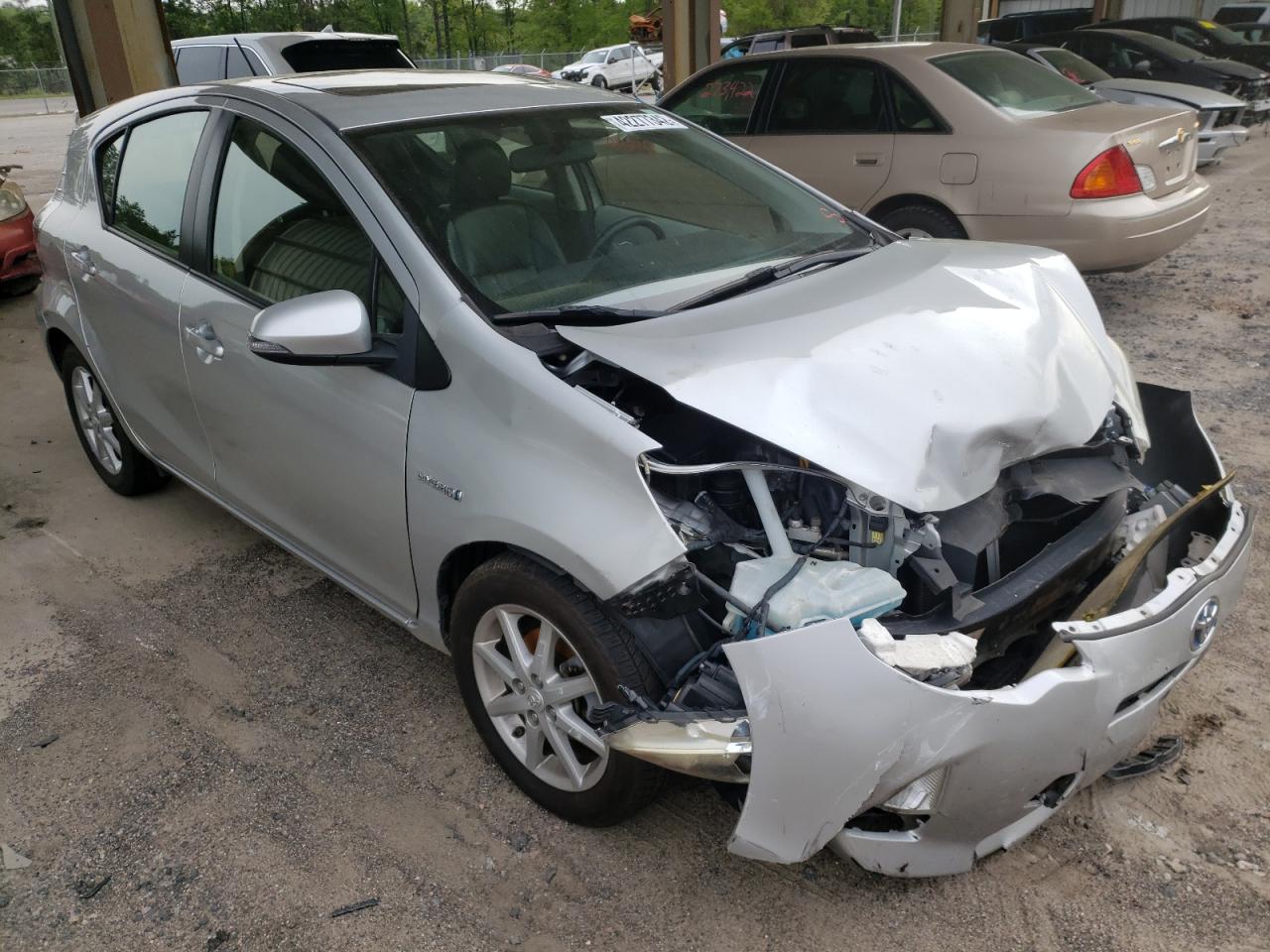 TOYOTA PRIUS C 2014 with VIN JTDKDTB34E1062587 - Photo from auction