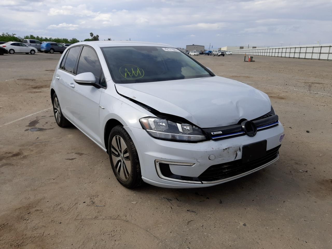 VOLKSWAGEN E-GOLF SE 2018 with VIN WVWKR7AU9JW908955 - Photo from auction
