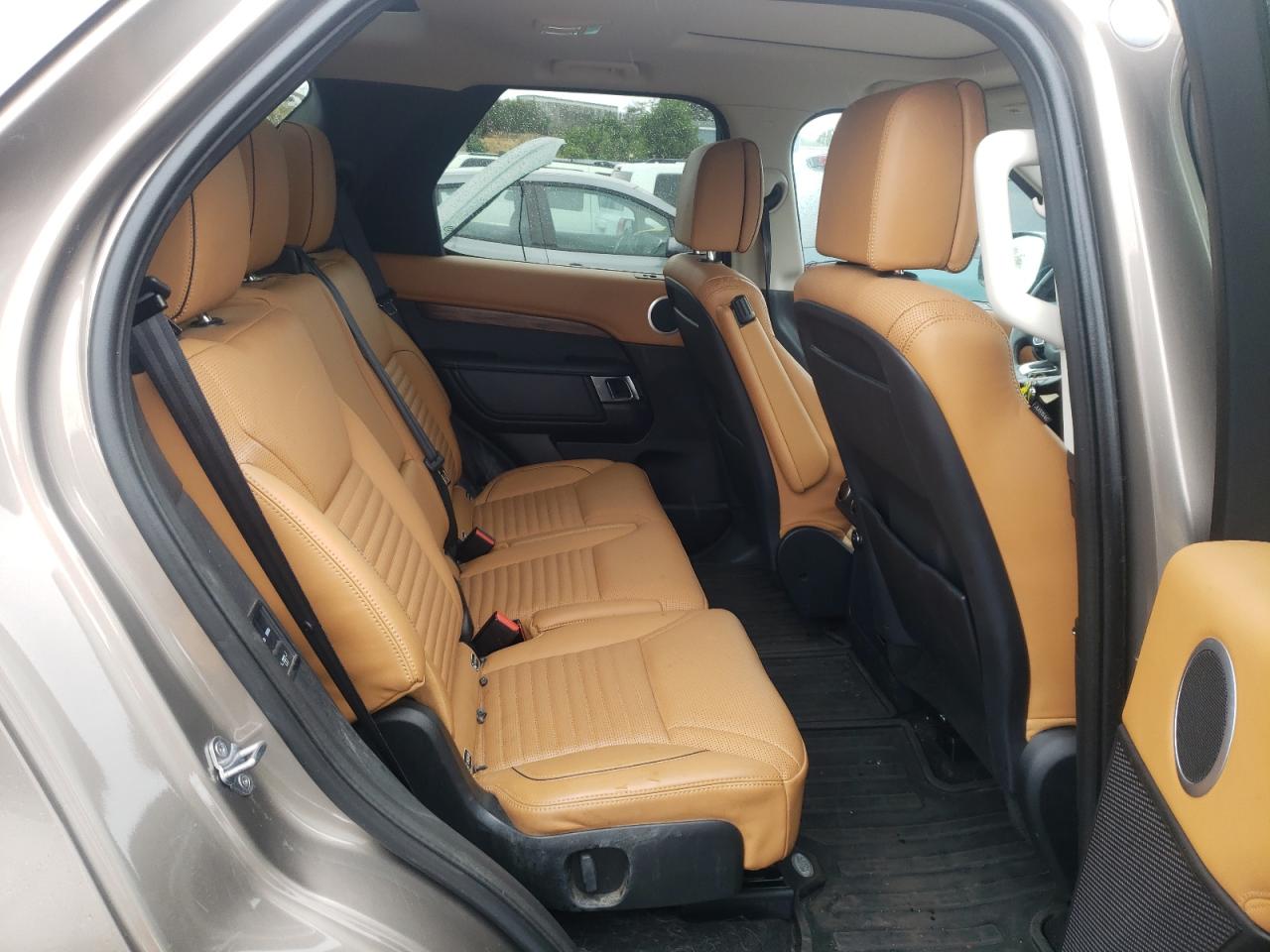 Photo 6 from auction – 2017 LAND ROVER DISCOVERY with VIN SALRHBBK4HA017778