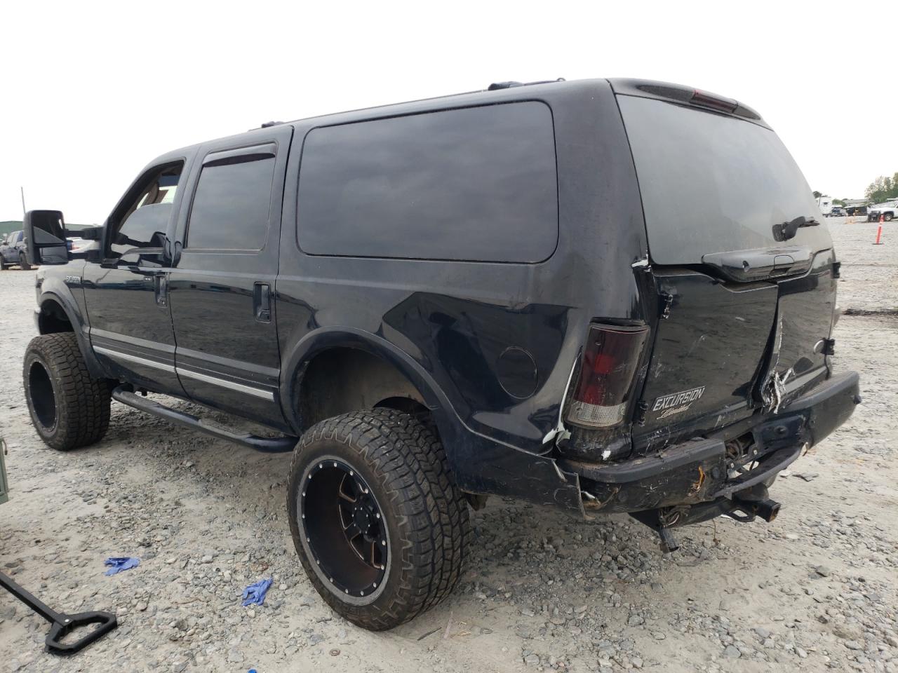Photo 3 from auction – 2003 FORD EXCURSION with VIN 1FMNU43S33EA92139